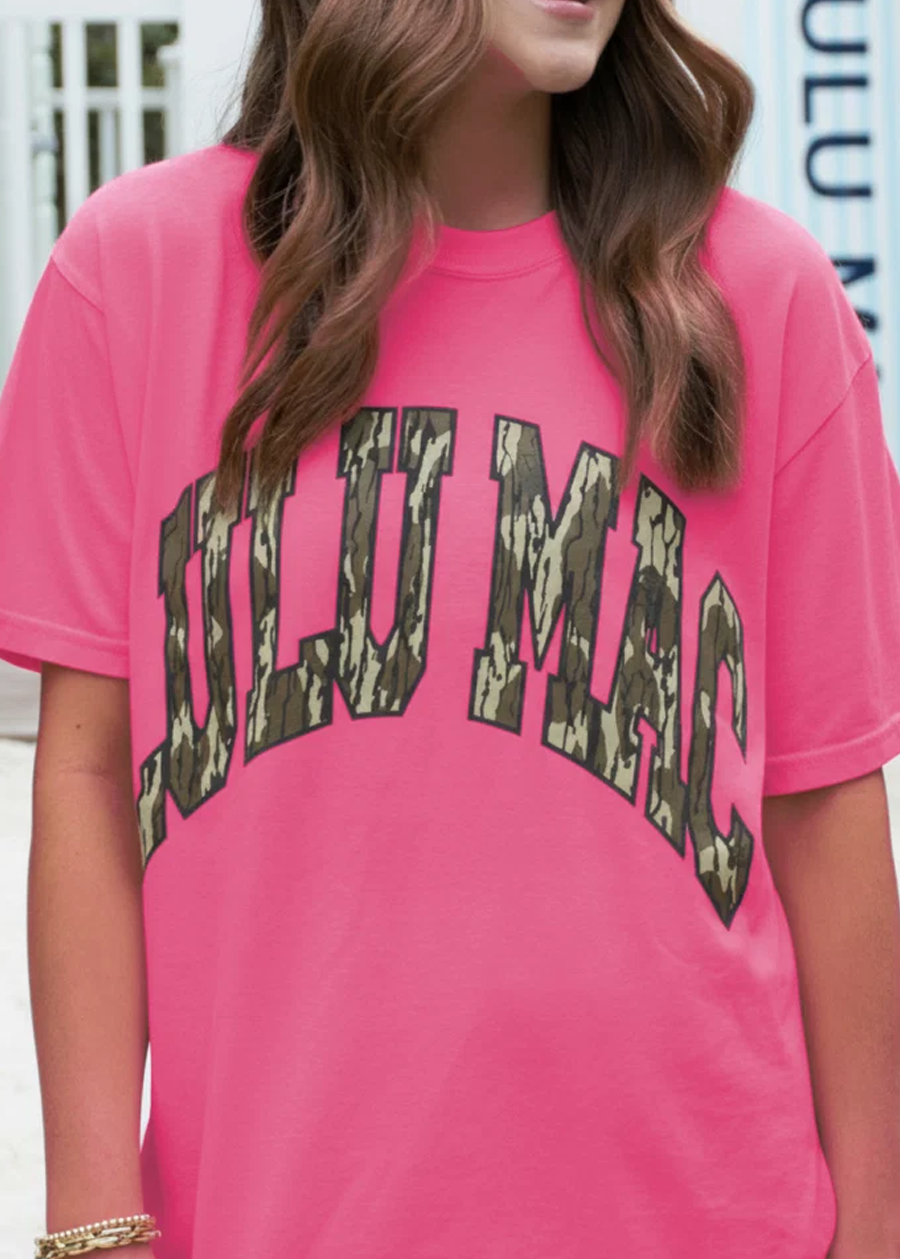LULU MAC COMFORT COLORS Tee-Bottomland Neon Pink