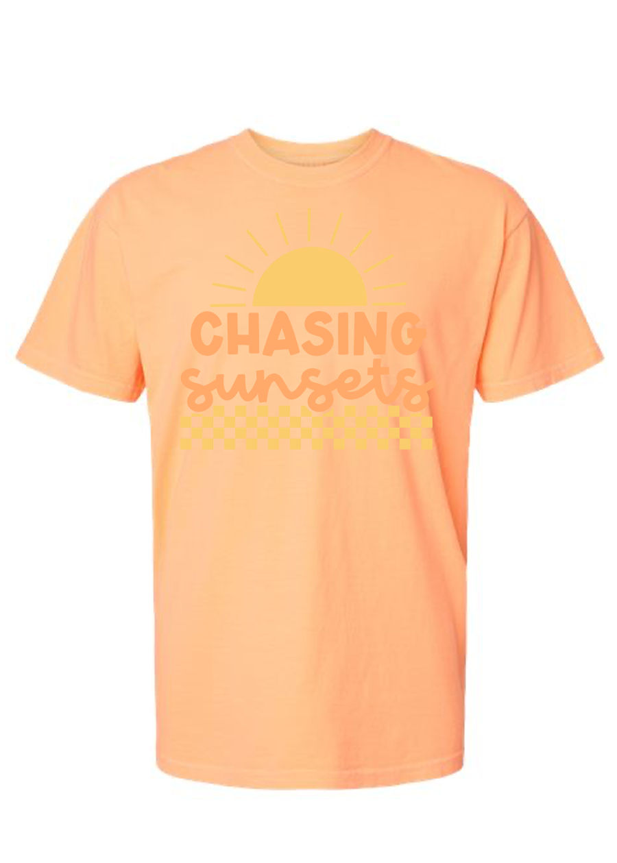 Chasing Sunsets COMFORT COLORS Tee