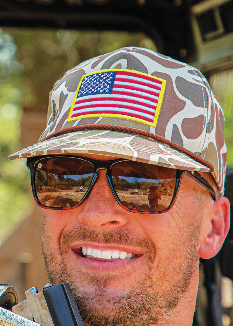 Load image into Gallery viewer, Classic Camo American Flag Cap
